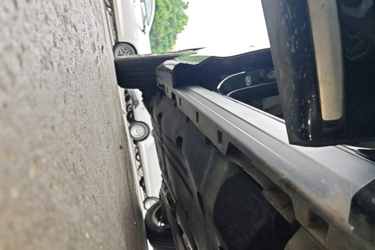 Used Land Rover Discovery Sport 2024 Performance Tech Edition Right Side Sill