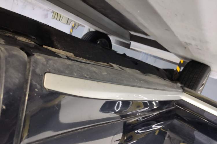 Used Land Rover Discovery Sport 2024 Performance Tech Edition Right Side Sill