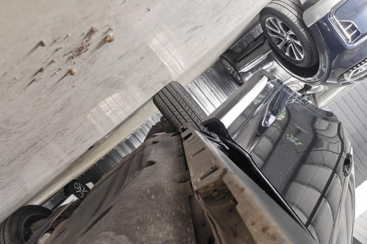 Used Land Rover Discovery Sport 2024 Performance Tech Edition Right Side Sill