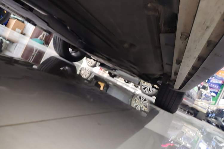 Used Land Rover Discovery Sport 2024 Luxury Custom Edition Right Side Sill
