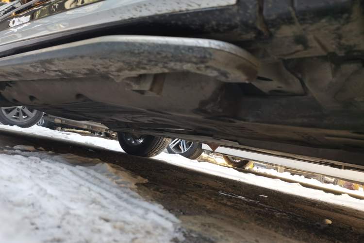 Used Land Rover Discovery Sport 2024 Luxury Custom Edition Right Side Sill