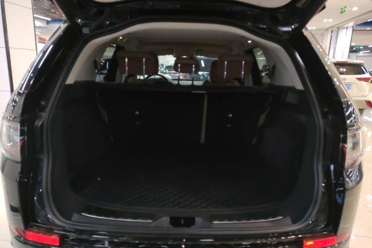 Used Land Rover Discovery Sport 2024 Luxury Custom Edition Trunk