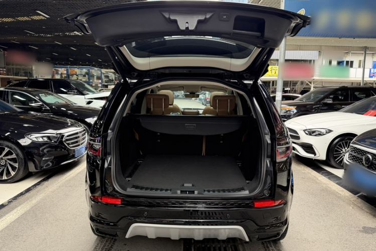Used Land Rover Discovery Sport 2024 Luxury Custom Edition Trunk