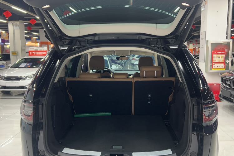 Used Land Rover Discovery Sport 2024 Performance Tech Edition Trunk