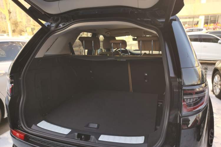 Used Land Rover Discovery Sport 2024 Luxury Custom Edition Trunk