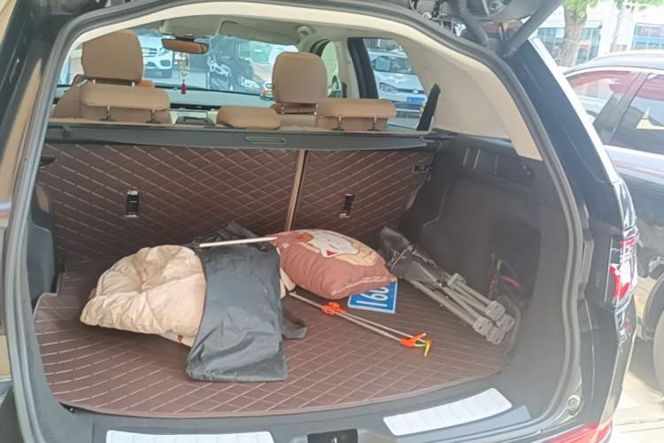 Used Land Rover Discovery Sport 2024 Performance Tech Edition Trunk