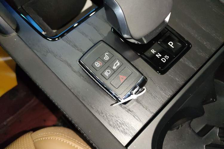 Used Land Rover Discovery Sport 2024 Luxury Custom Edition Vehicle Key