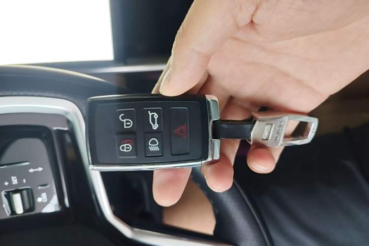 Used Land Rover Discovery Sport 2024 Luxury Custom Edition Vehicle Key