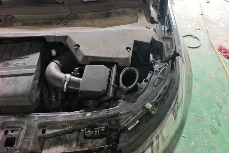 Used Land Rover Discovery Sport 2024 Luxury Custom Edition Engine Bay Left