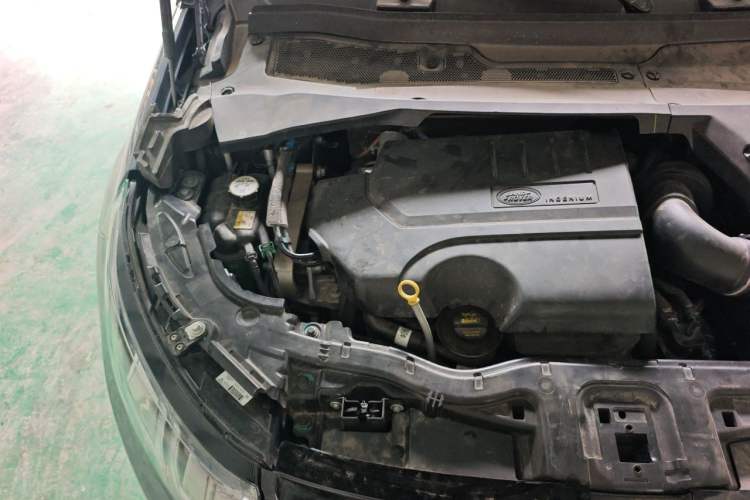 Used Land Rover Discovery Sport 2024 Luxury Custom Edition Engine Bay Right