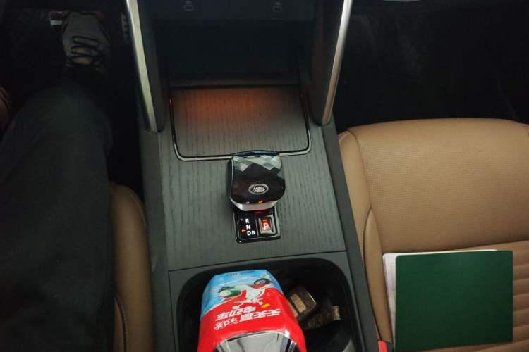 Used Land Rover Discovery Sport 2024 Luxury Custom Edition Gear Lever