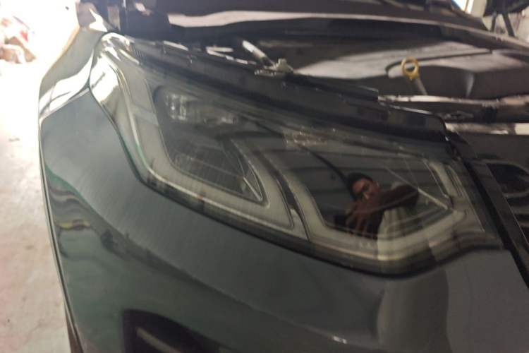 Used Land Rover Discovery Sport 2024 Luxury Custom Edition Right Front Headlight