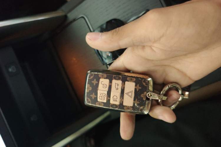 Used Land Rover Discovery Sport 2024 Luxury Custom Edition Vehicle Key
