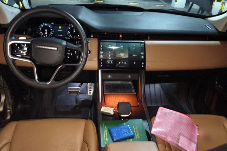 Used Land Rover Discovery Sport 2024 Luxury Custom Edition Center Console