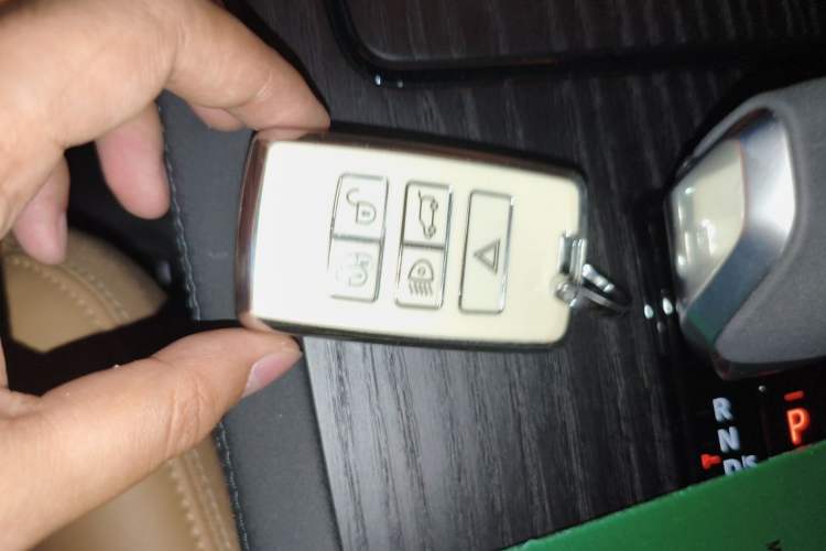 Used Land Rover Discovery Sport 2024 Luxury Custom Edition Vehicle Key