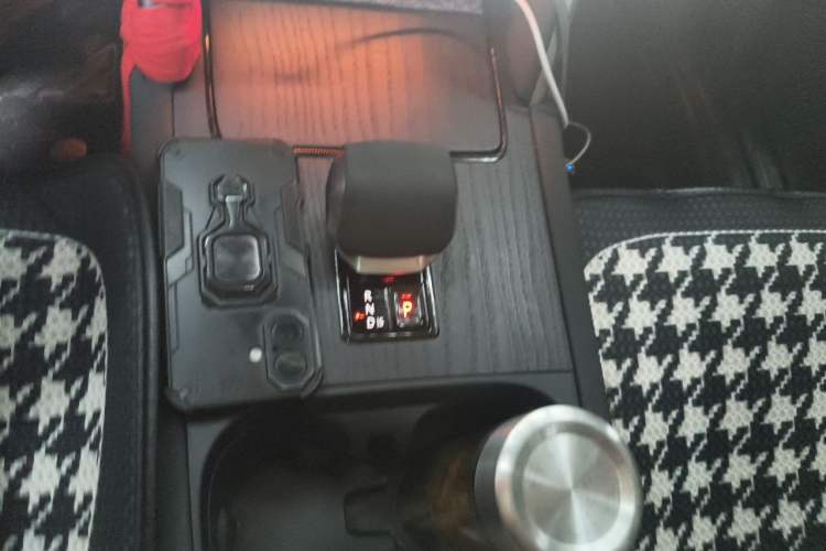 Used Land Rover Discovery Sport 2024 Luxury Custom Edition Gear Lever