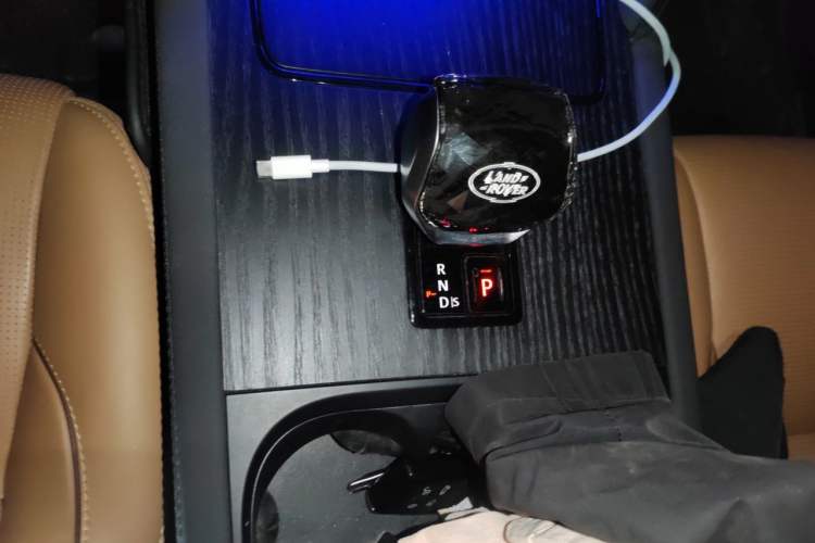 Used Land Rover Discovery Sport 2024 Luxury Custom Edition Gear Lever