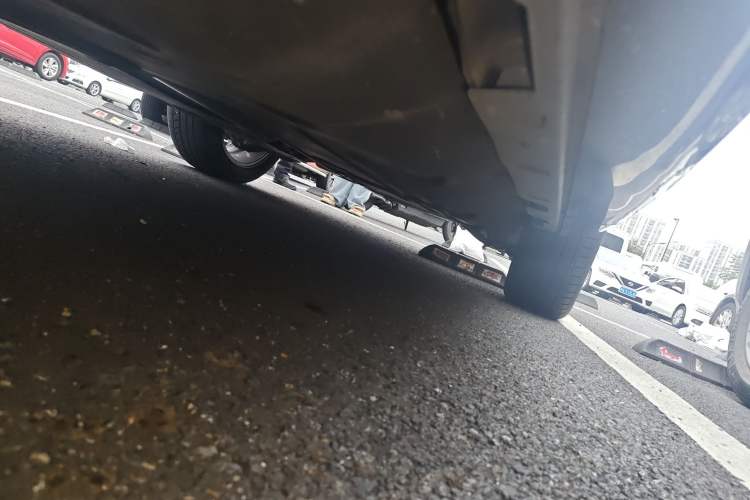 Used Land Rover Discovery Sport 2024 Luxury Custom Edition Chassis Front Left