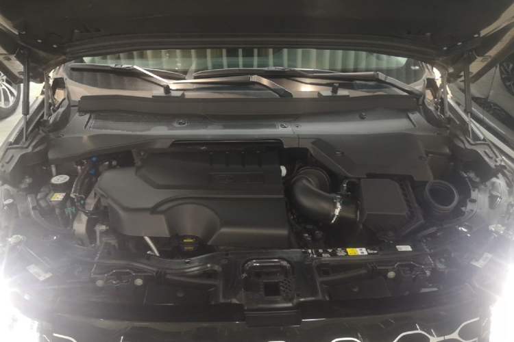 Used Land Rover Discovery Sport 2024 Luxury Custom Edition Engine Bay