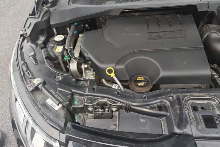 Used Land Rover Discovery Sport 2024 Luxury Custom Edition Engine Bay Right