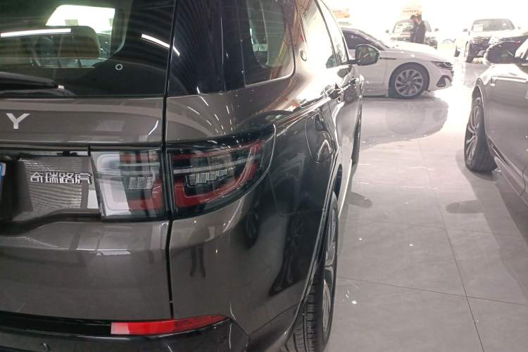 Used Land Rover Discovery Sport 2024 Luxury Custom Edition Exterior 3