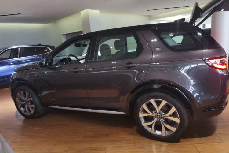 Used Land Rover Discovery Sport 2024 Luxury Custom Edition Exterior 3