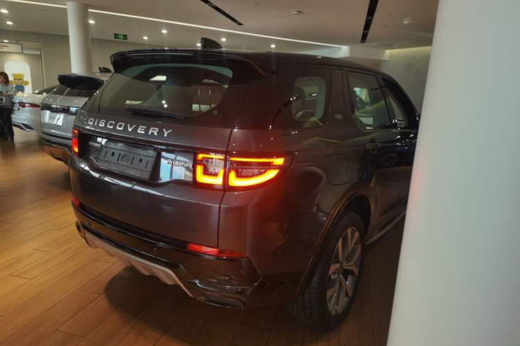 Used Land Rover Discovery Sport 2024 Luxury Custom Edition Exterior 5