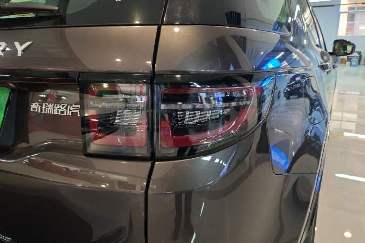 Used Land Rover Discovery Sport 2024 Luxury Custom Edition Exterior 6