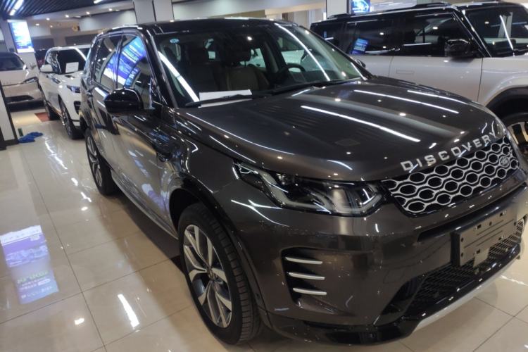 Used Land Rover Discovery Sport 2024 Luxury Custom Edition Front Right 45 Deg