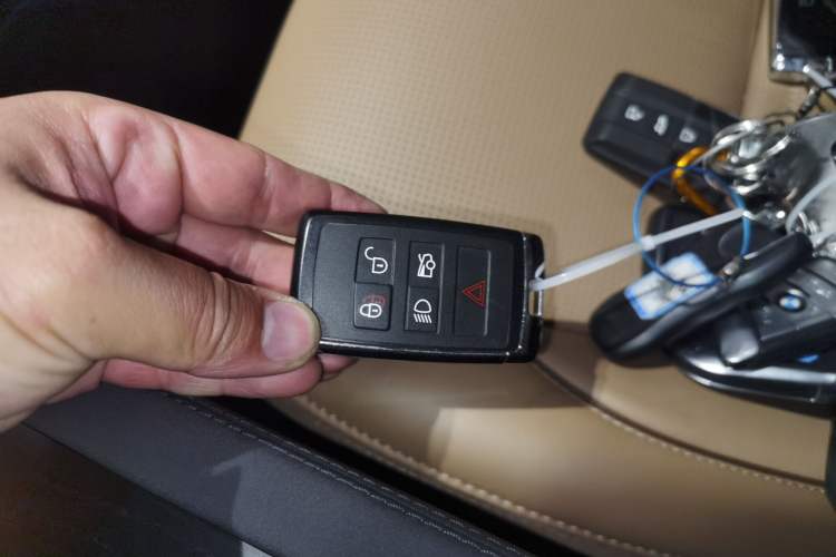Used Land Rover Discovery Sport 2024 Luxury Custom Edition Interior 1