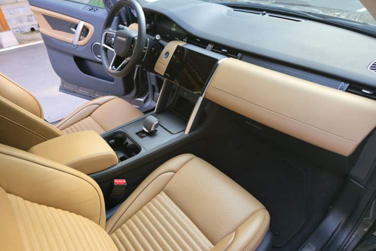 Used Land Rover Discovery Sport 2024 Luxury Custom Edition Interior 12