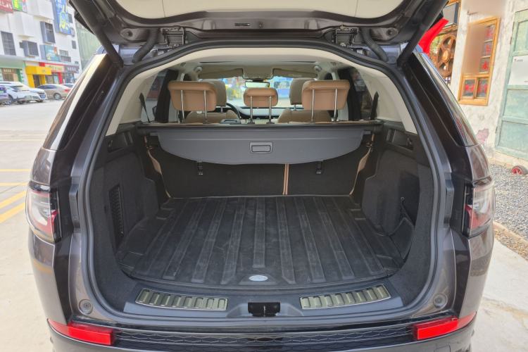 Used Land Rover Discovery Sport 2024 Luxury Custom Edition Interior 13