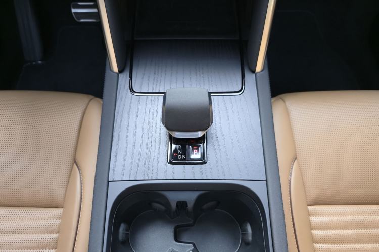Used Land Rover Discovery Sport 2024 Luxury Custom Edition Interior 6