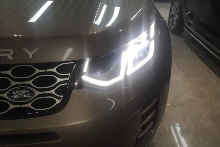 Used Land Rover Discovery Sport 2024 Luxury Custom Edition Left Front Headlight
