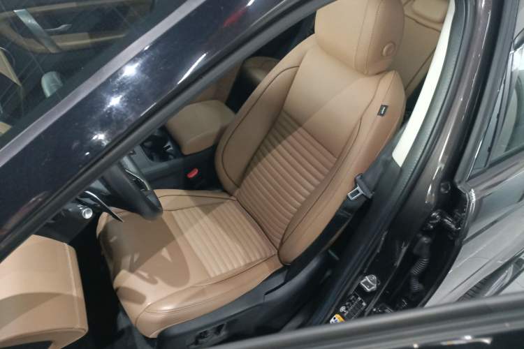 Used Land Rover Discovery Sport 2024 Luxury Custom Edition Left Front Seat