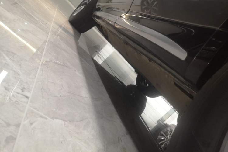 Used Land Rover Discovery Sport 2024 Luxury Custom Edition Left Side Sill