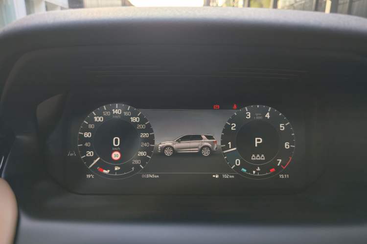 Used Land Rover Discovery Sport 2024 Luxury Custom Edition Odometer Close Up
