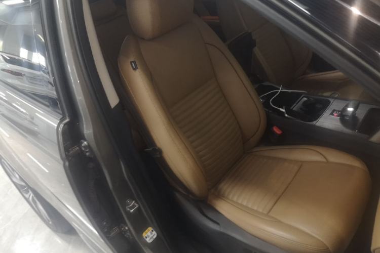 Used Land Rover Discovery Sport 2024 Luxury Custom Edition Right Front Seat