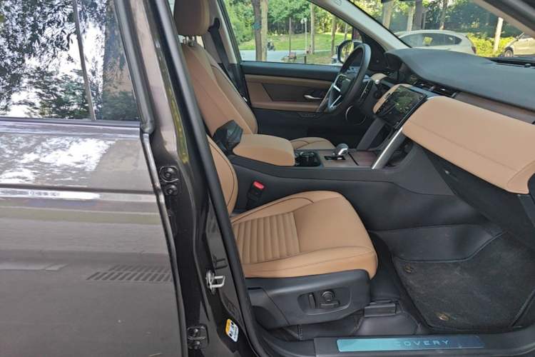 Used Land Rover Discovery Sport 2024 Performance Tech Edition Right Front Seat