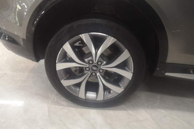 Used Land Rover Discovery Sport 2024 Luxury Custom Edition Right Rear Wheel Hub