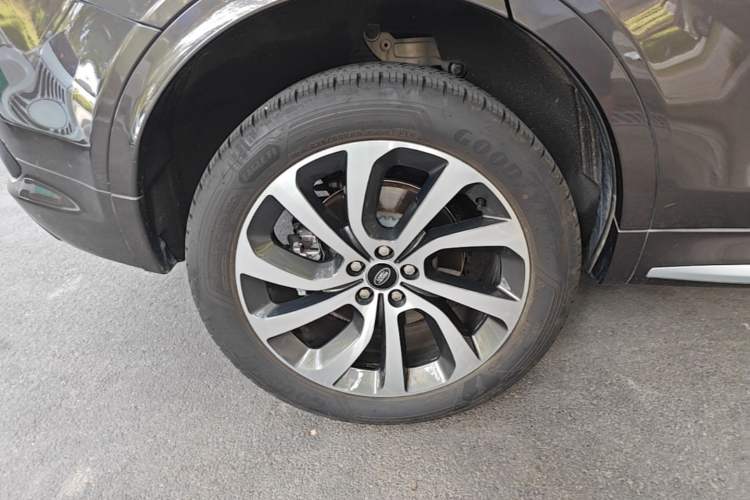 Used Land Rover Discovery Sport 2024 Performance Tech Edition Right Rear Wheel Hub