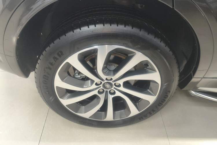 Used Land Rover Discovery Sport 2024 Performance Tech Edition Right Rear Wheel Hub