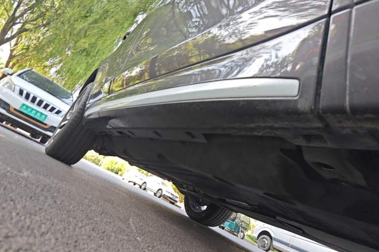Used Land Rover Discovery Sport 2024 Performance Tech Edition Right Side Sill