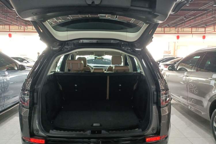 Used Land Rover Discovery Sport 2024 Luxury Custom Edition Trunk