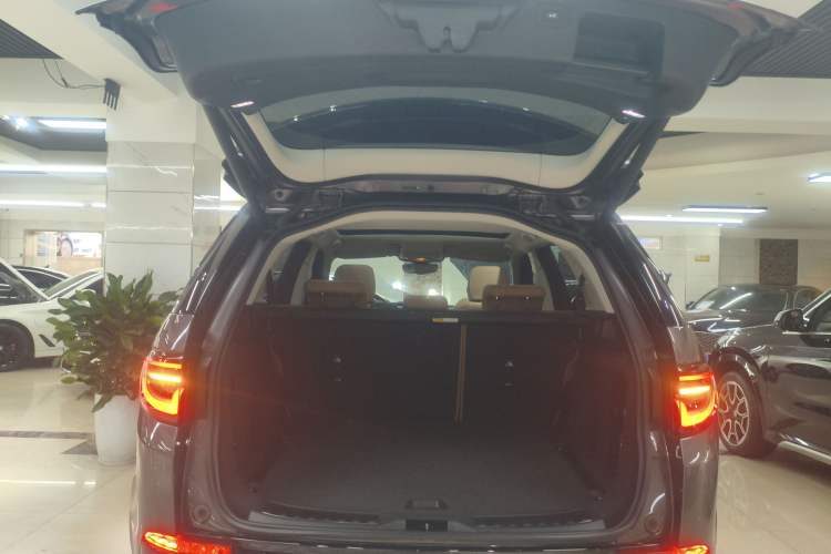 Used Land Rover Discovery Sport 2024 Performance Tech Edition Trunk