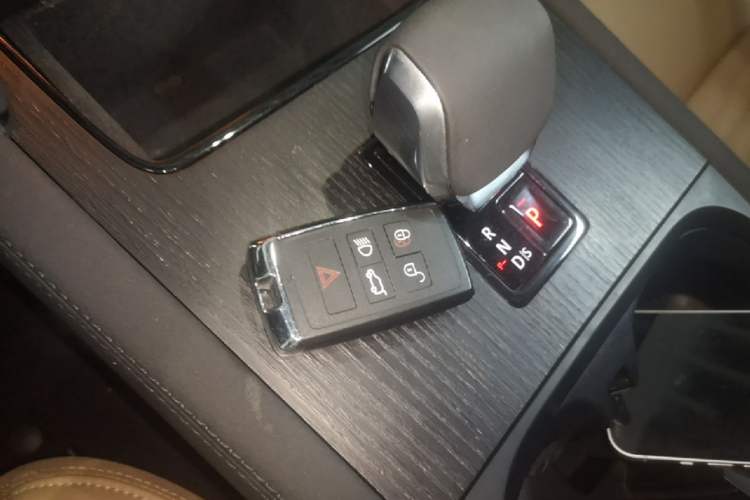 Used Land Rover Discovery Sport 2024 Luxury Custom Edition Vehicle Key