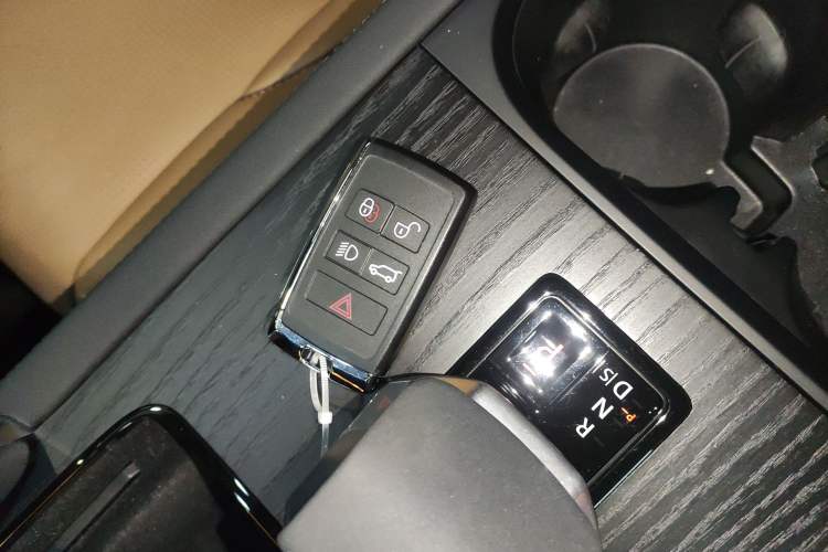 Used Land Rover Discovery Sport 2024 Luxury Custom Edition Vehicle Key