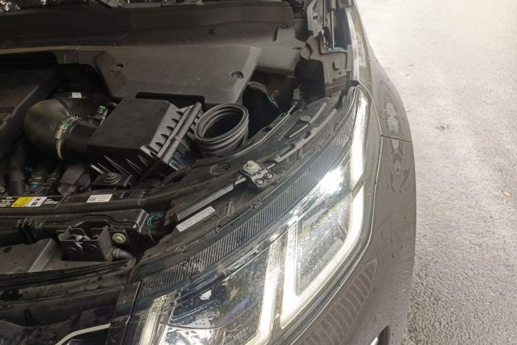 Used Land Rover Discovery Sport 2024 Performance Tech Edition Engine Bay Left