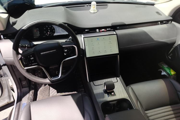 Used Land Rover Discovery Sport 2024 Luxury Custom Edition Center Console