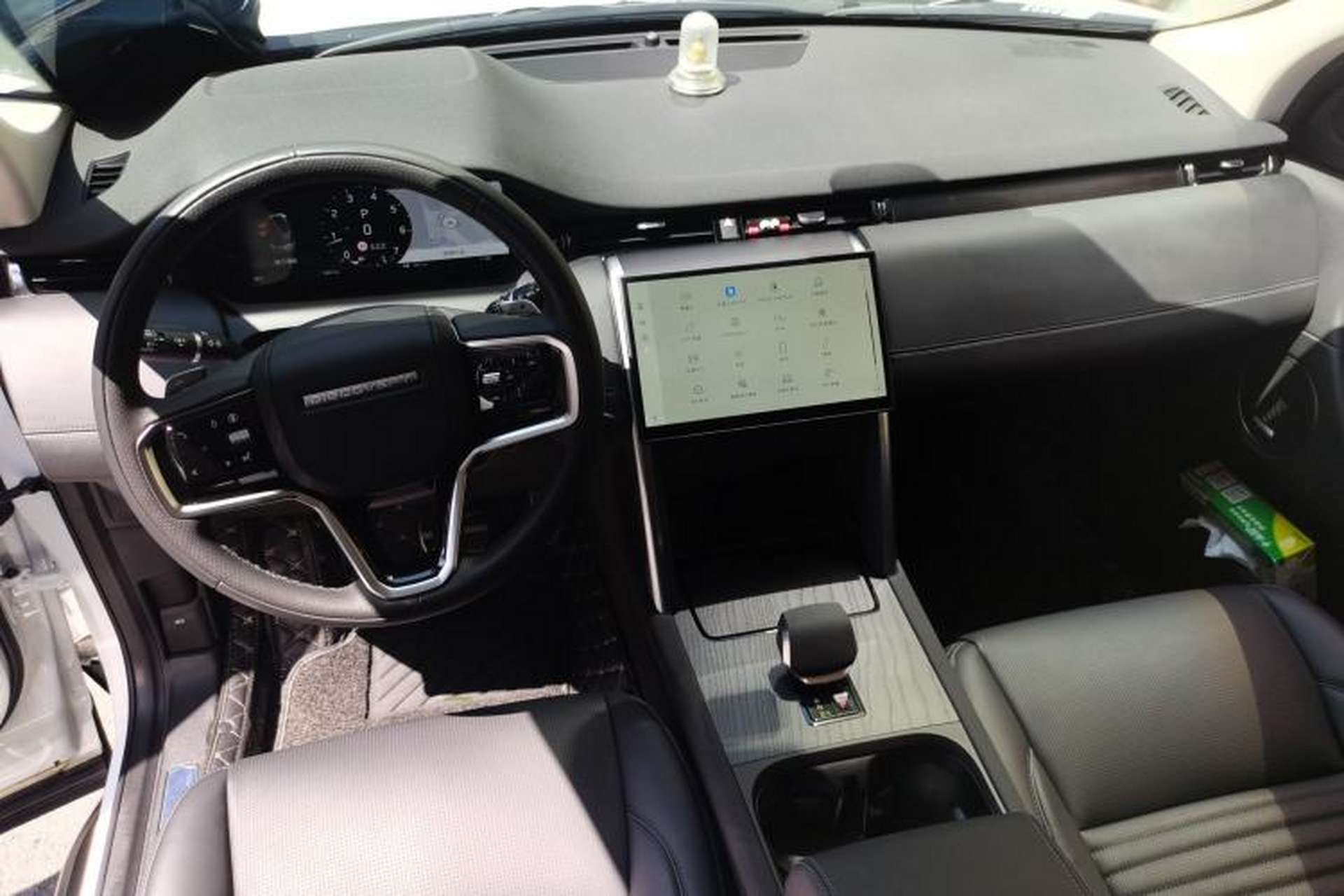 Used Land Rover Discovery Sport 2024 Luxury Custom Edition Center Console